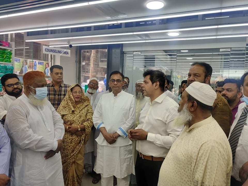 রূপগঞ্জের গাউছিয়া মার্কেটে লার্জ ফার্মার ৬৯ তম শাখার উদ্বোধন