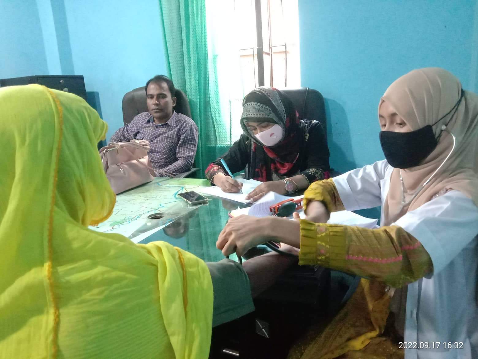 হাজীগঞ্জে মা ও শিশুদের জন্য ফ্রি স্বাস্থ্য সেবা প্রদান