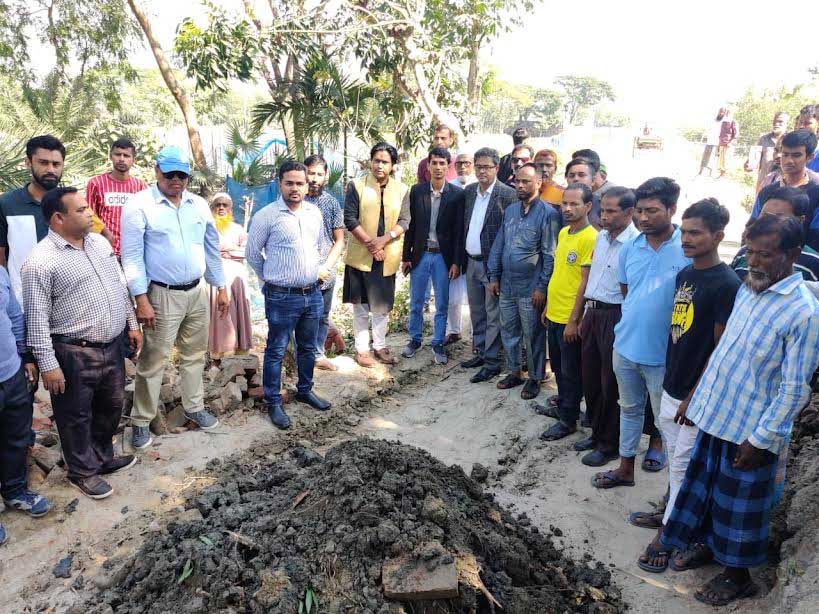 বাগেরহাটে ২২ বছর পর বেরিবাঁধ সংস্কার কাজ শুরু