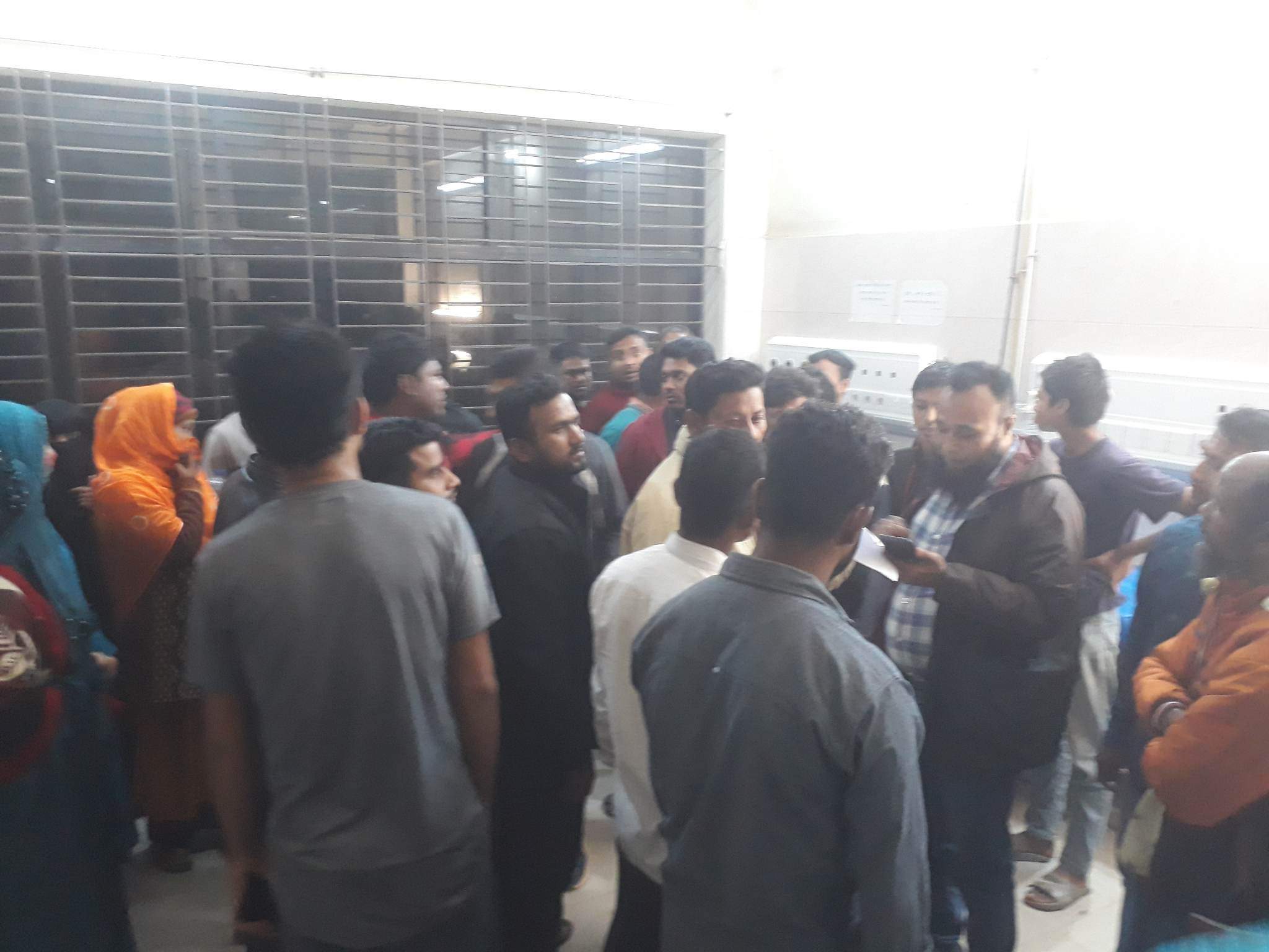 ঠাকুরগাঁওয়ের সড়কে প্রাণ গেল ২ ব্যবসায়ীর