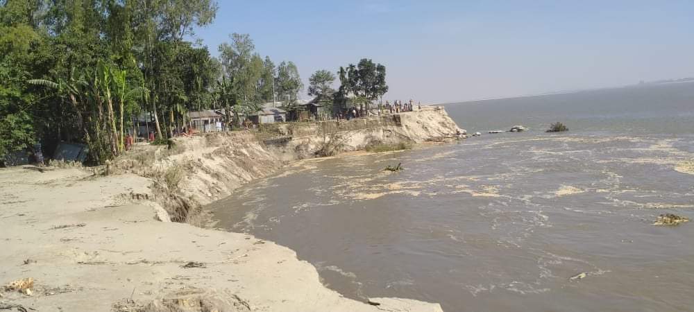 কুড়িগ্রামে ব্রহ্মপুত্র নদের তীব্র ভাঙনে বাস্তু হারা হাজারো পরিবার