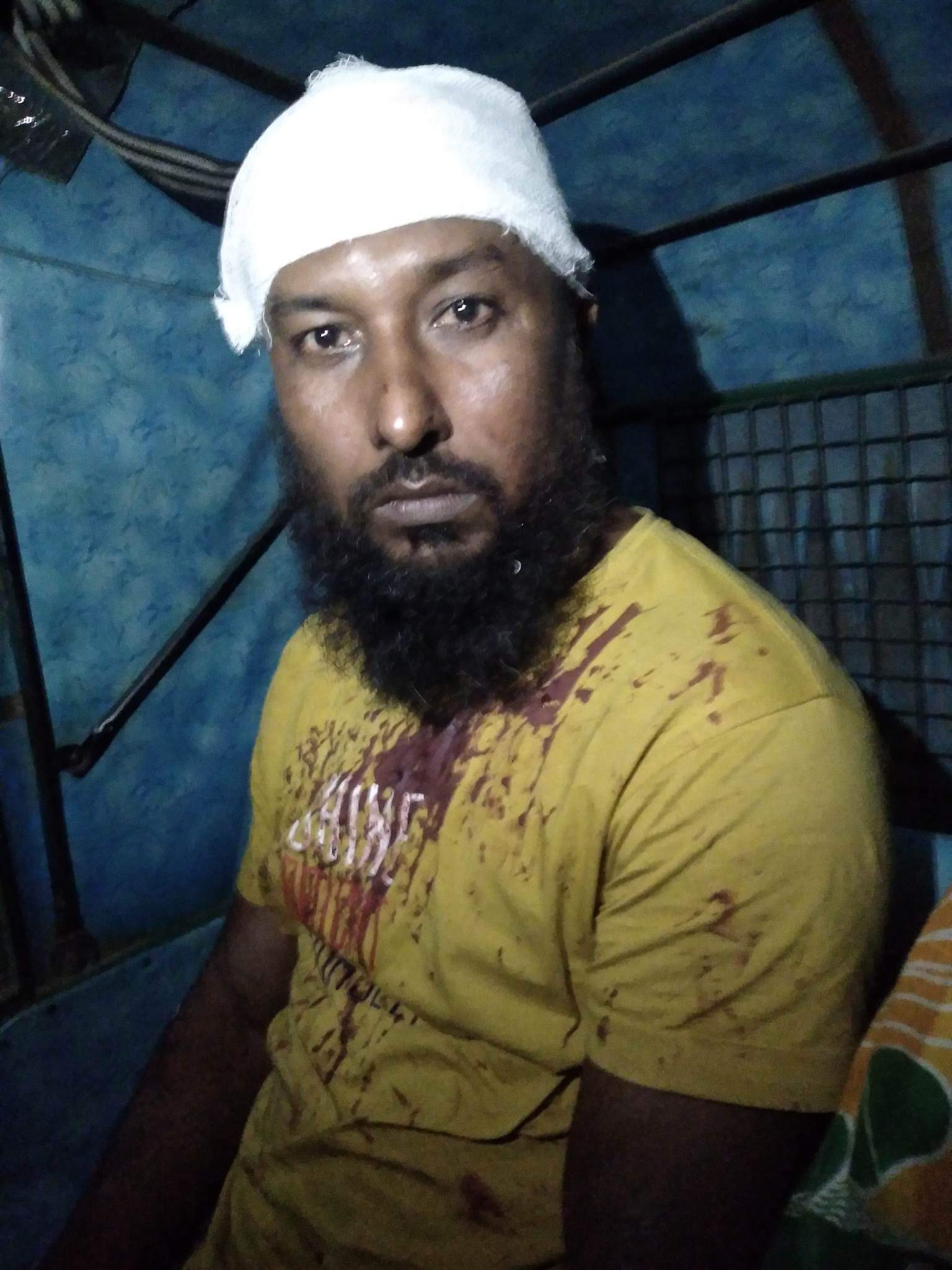 রূপগঞ্জে ব্যবসায়ীর উপর কিশোর গ্যাং এর হামলা