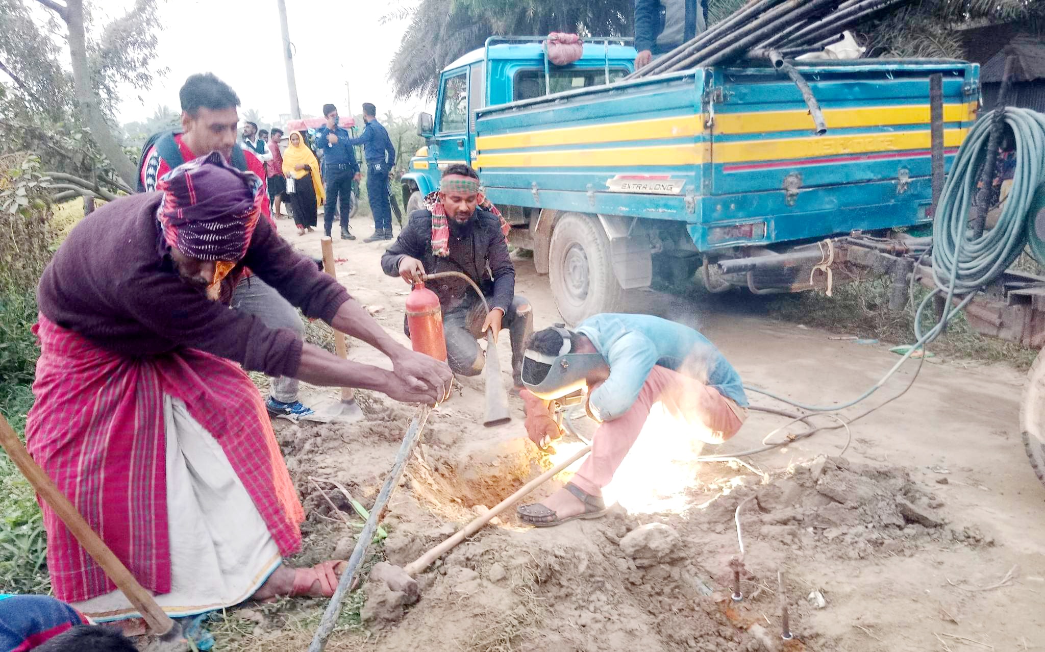 রূপগঞ্জে ২ তুলার কারখানায় অবৈধ গ্যাস সংযোগ বিচ্ছিন্ন