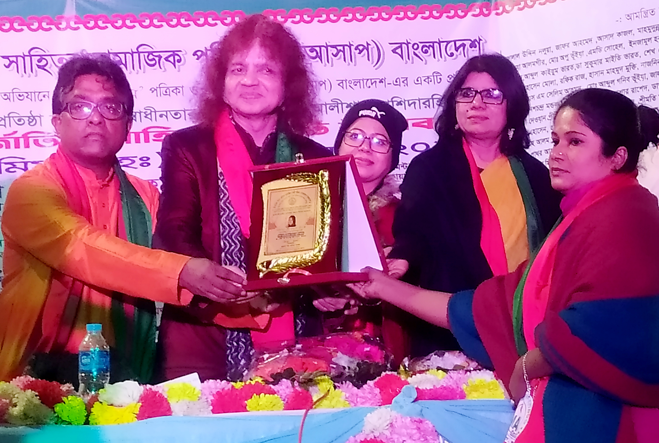 অভিবাসী নারীর অধিকার রক্ষায় বিশেষ পুরস্কারে ভূষিত সাংবাদিক প্রীতি