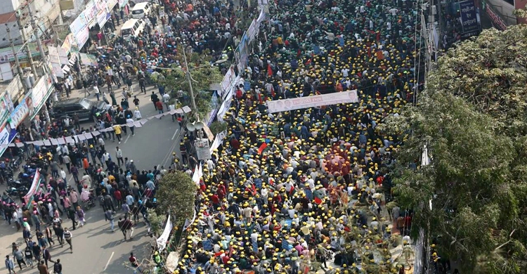 নয়াপল্টনে গণঅবস্থান মঞ্চে মির্জা ফখরুল