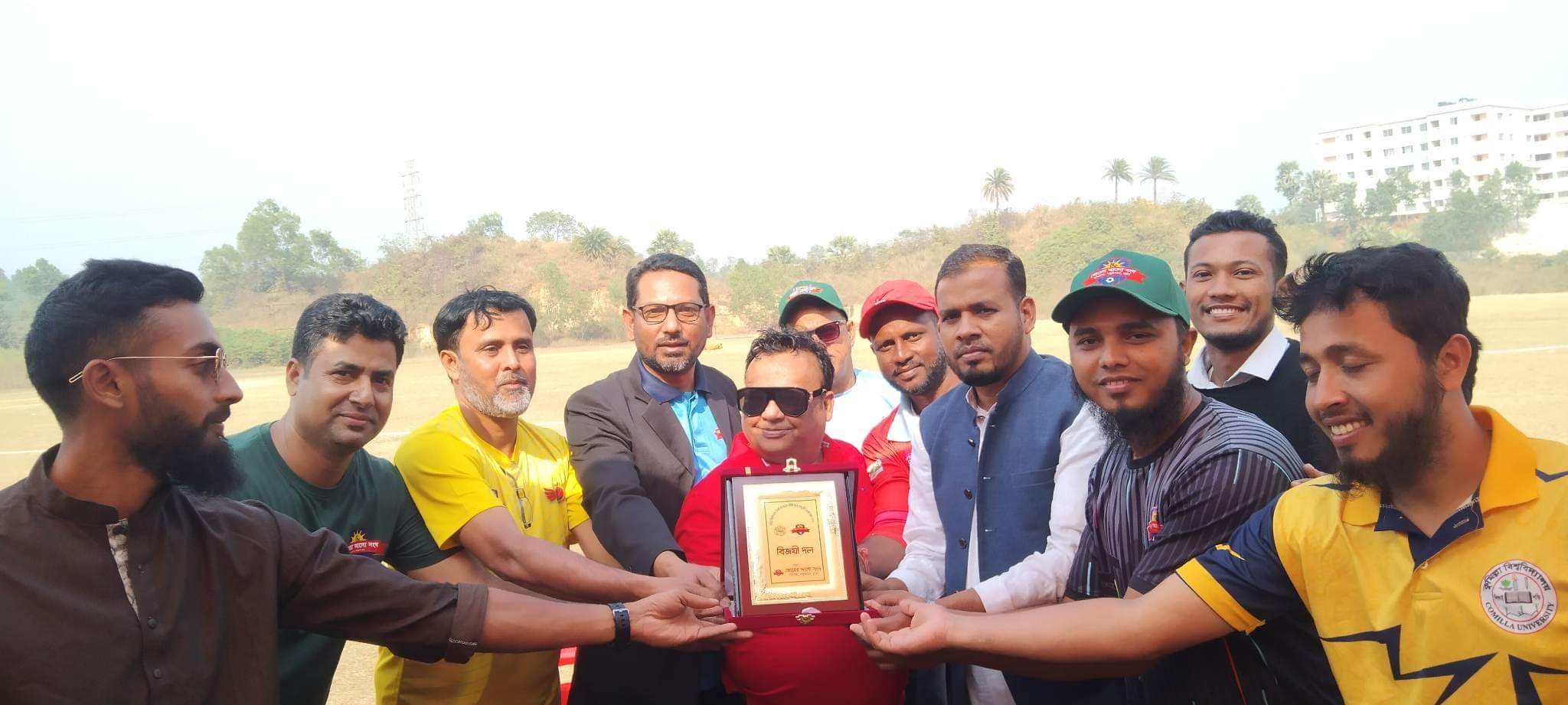প্রীতি ক্রিকেট ম্যাচে কুমিল্লা বিশ্ববিদ্যালয়কে হারালো ভোরের আলো সংঘ