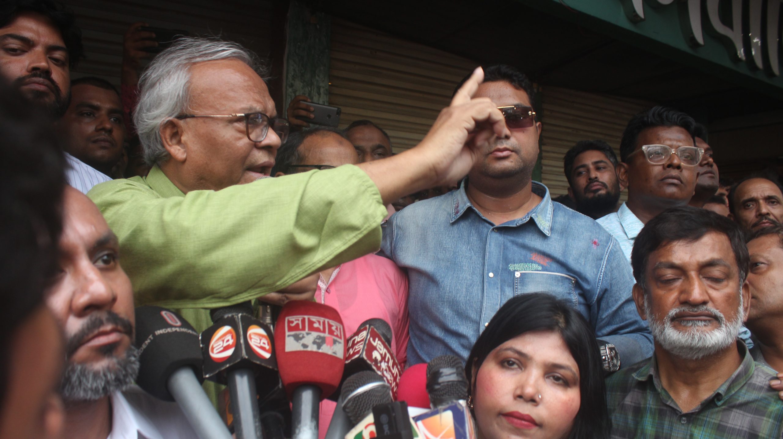 শেখ হাসিনা সুষ্ঠু নির্বাচনকে ভয় পায় : না.গঞ্জে রিজভী