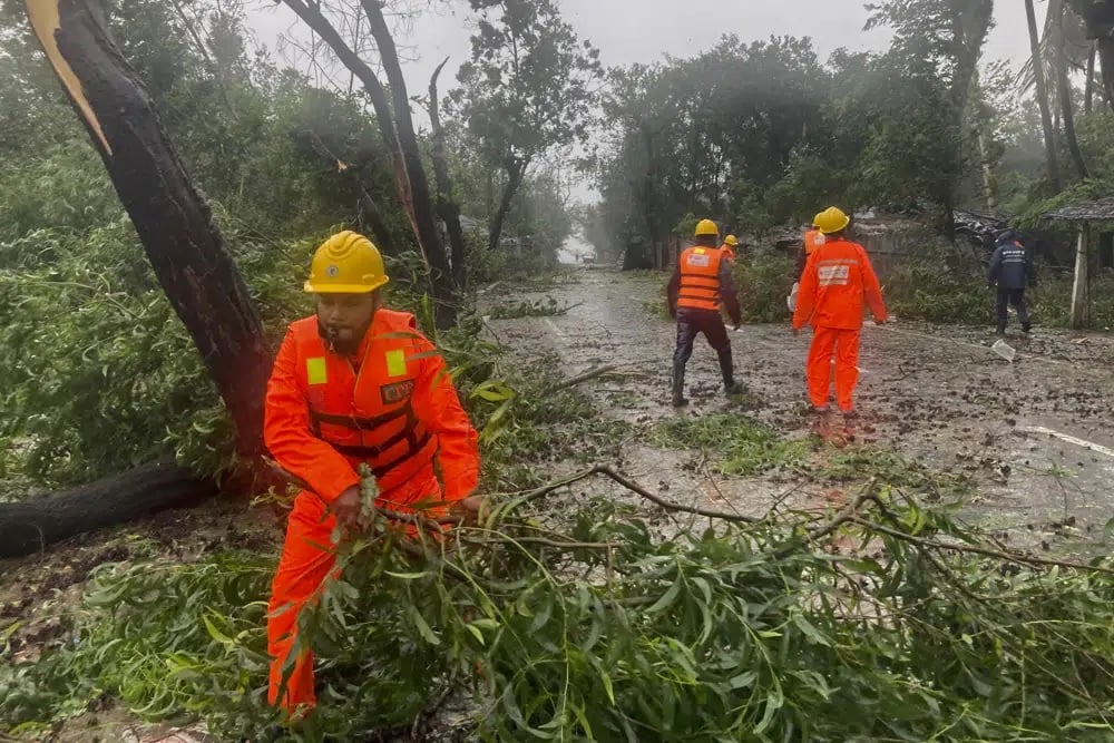 ঘূর্ণিঝড় মোখা : মিয়ানমারে প্রাণহানি, ভূমিধস, ভারী বন্যার আশঙ্কা