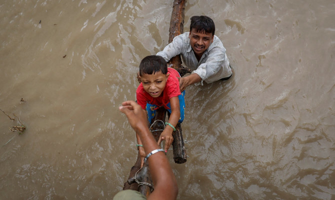 ভারতে বন্যা : নিহত শতাধিক, যমুনার পানিতে হাবুডুবু দিল্লি