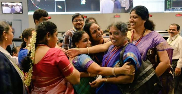 ভারতের চাঁদজয় : নেপথ্যে ৫৪ নারী বিজ্ঞানী-প্রকৌশলী