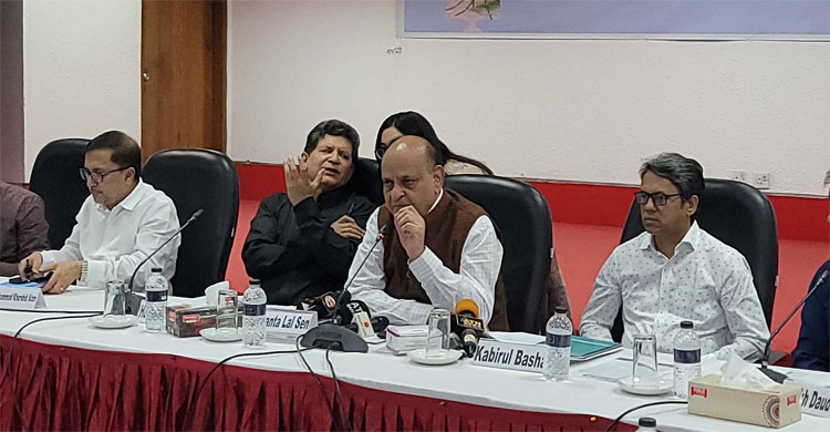 ডেঙ্গুতে মাকে হারিয়েছি, আর যেন কেউ মারা না যায় : স্বাস্থ্যমন্ত্রী