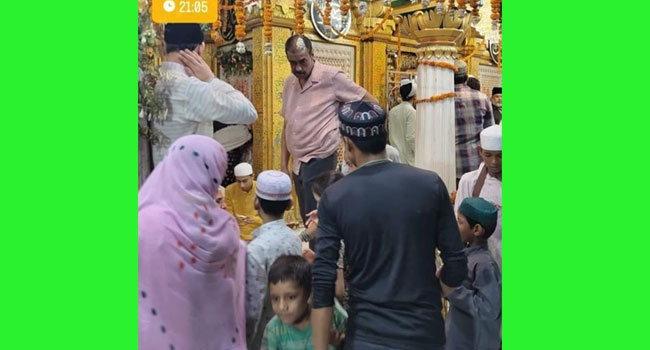 দিল্লির নিজাম উদ্দিন আউলিয়ার মাজারে শামীম ওসমান!