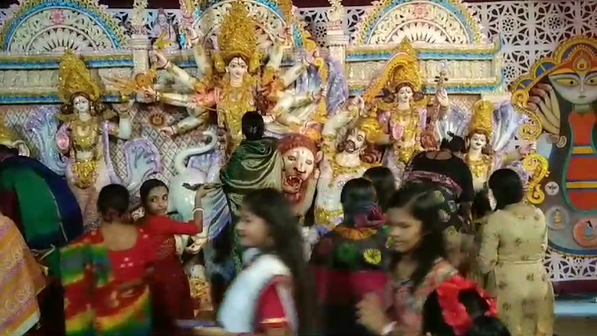 অশুর শক্তির বিনাশের প্রার্থনায় মুন্সিগঞ্জে দেবী দুর্গাকে বিদায়