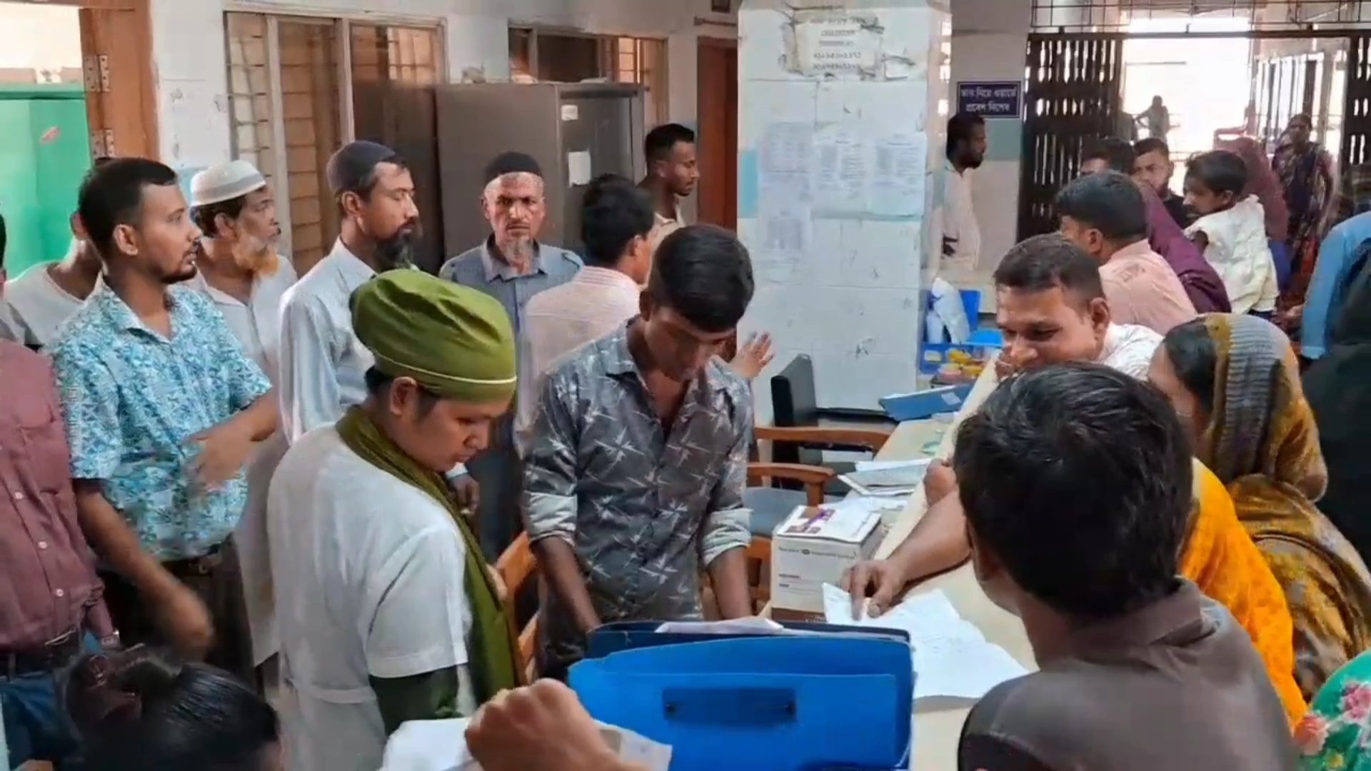 মুন্সীগঞ্জে চিকিৎসাধীন ডেঙ্গু রোগীর মৃত্যু, হাসপাতাল স্টাফদের মারধর