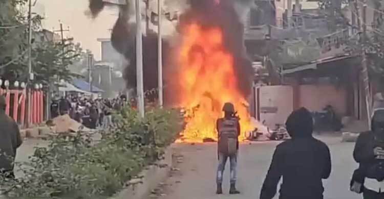 অপহৃতদের হত্যায় উত্তপ্ত ভারতের মণিপুর : ৫ মন্ত্রী-বিধায়কের বাড়িতে আগুন