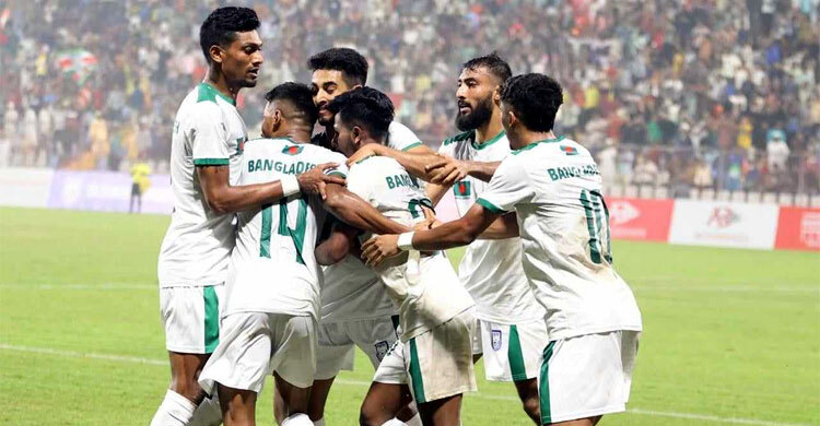 শেষ মুহূর্তের গোলে বাংলাদেশের রুদ্ধশ্বাস জয়
