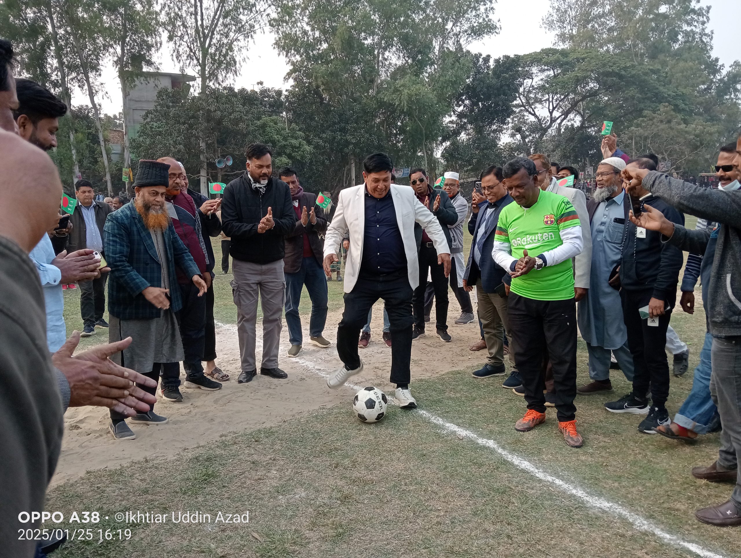 নওগাঁর নজিপুরে মরহুম কোকো প্রীতি ফুটবল টুর্নামেন্ট অনুষ্ঠিত