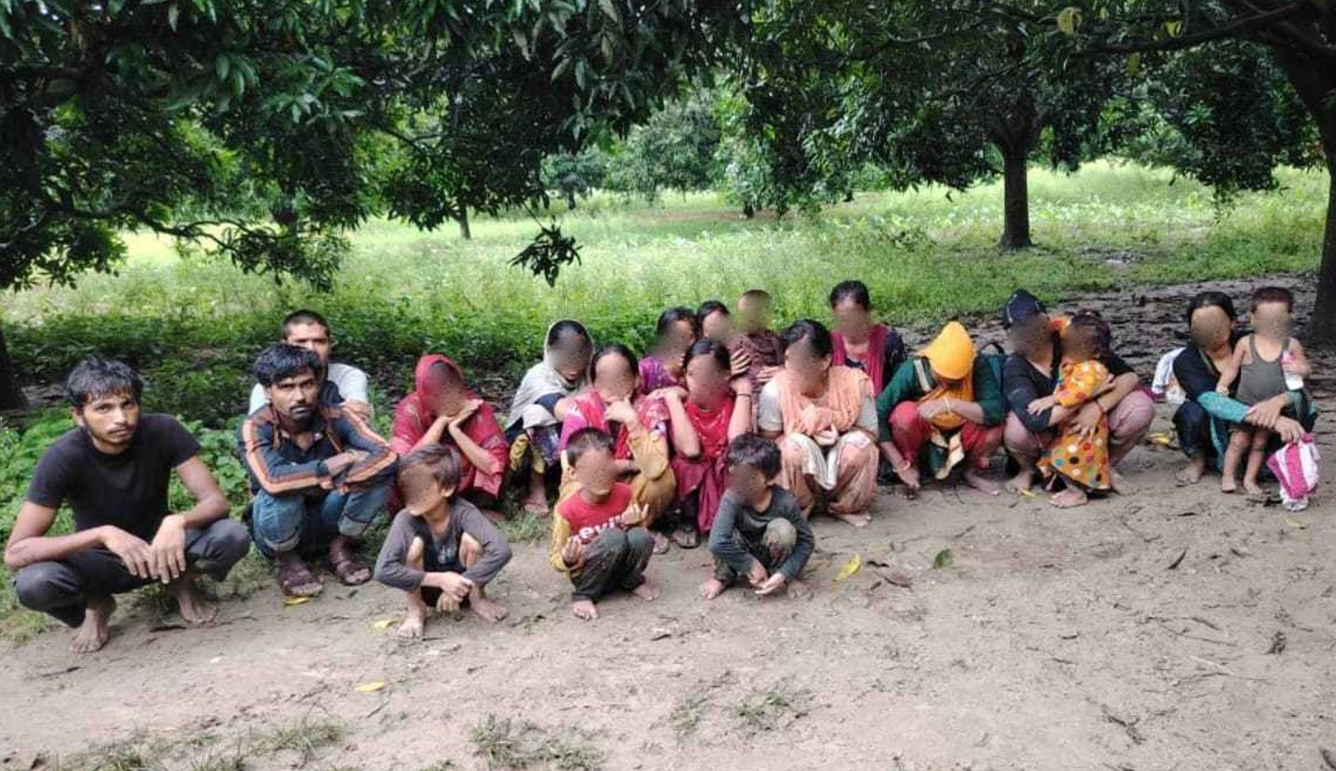 শিবগঞ্জ সীমান্তে নারী-শিশুসহ ২০ জনকে পুশইন