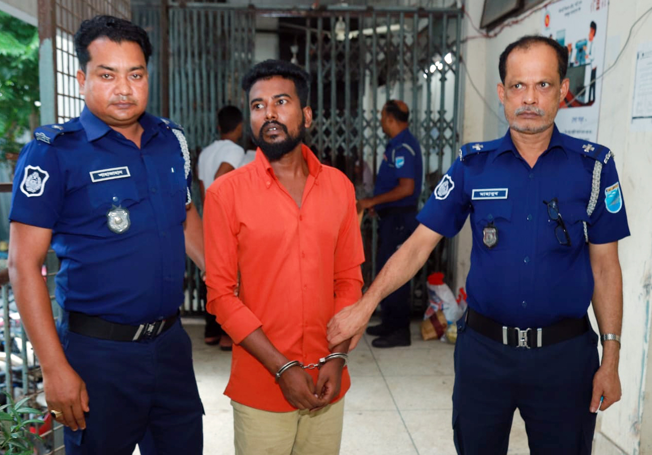 ডাকাতির প্রস্তুতিকালে নারায়ণগঞ্জে অস্ত্রবাজ রাজু গ্রেফতার