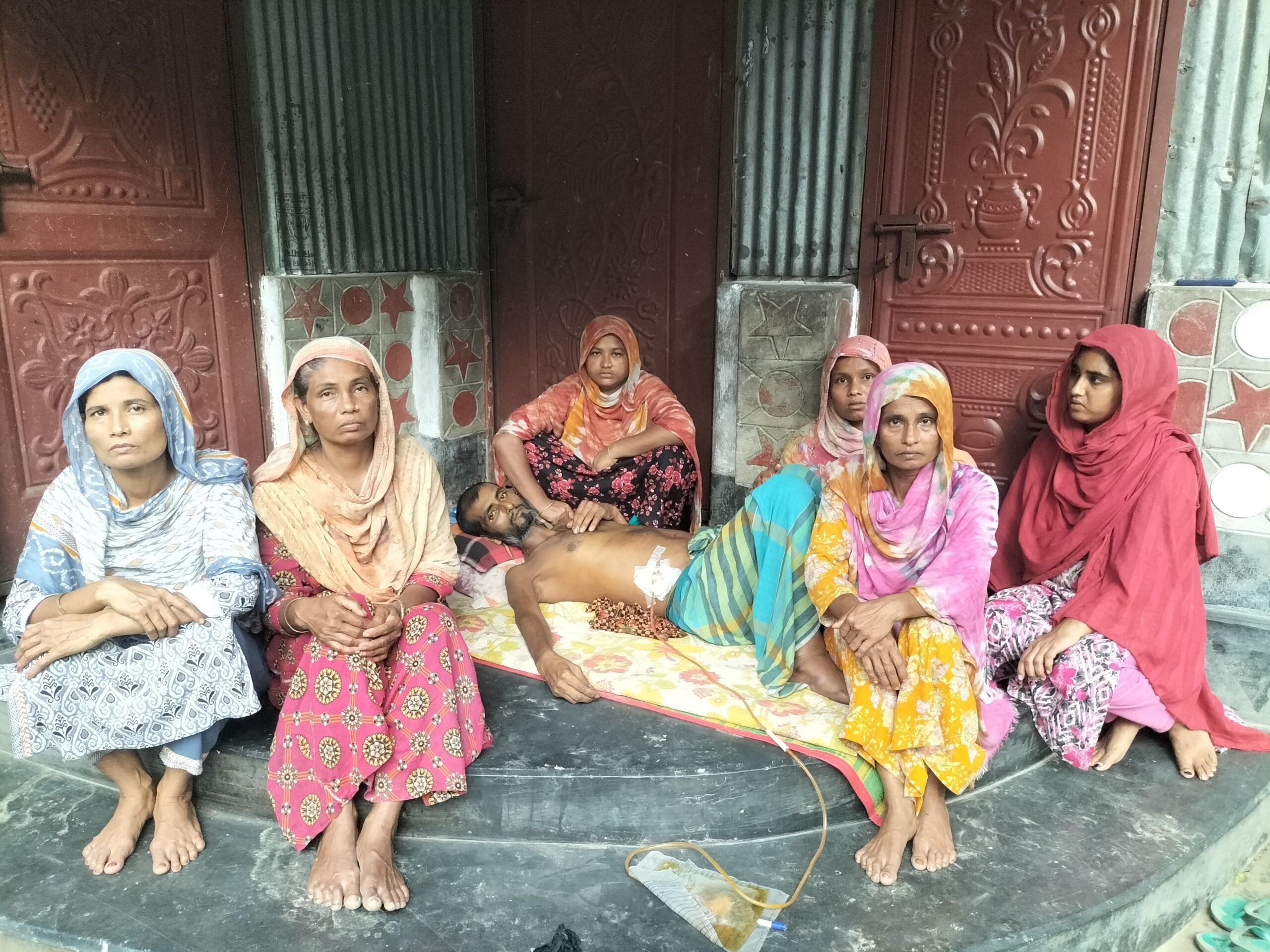 লিভার ক্যান্সারে আক্রান্ত ইউনুসকে বাঁচাতে ৬ বোনের আকুতি