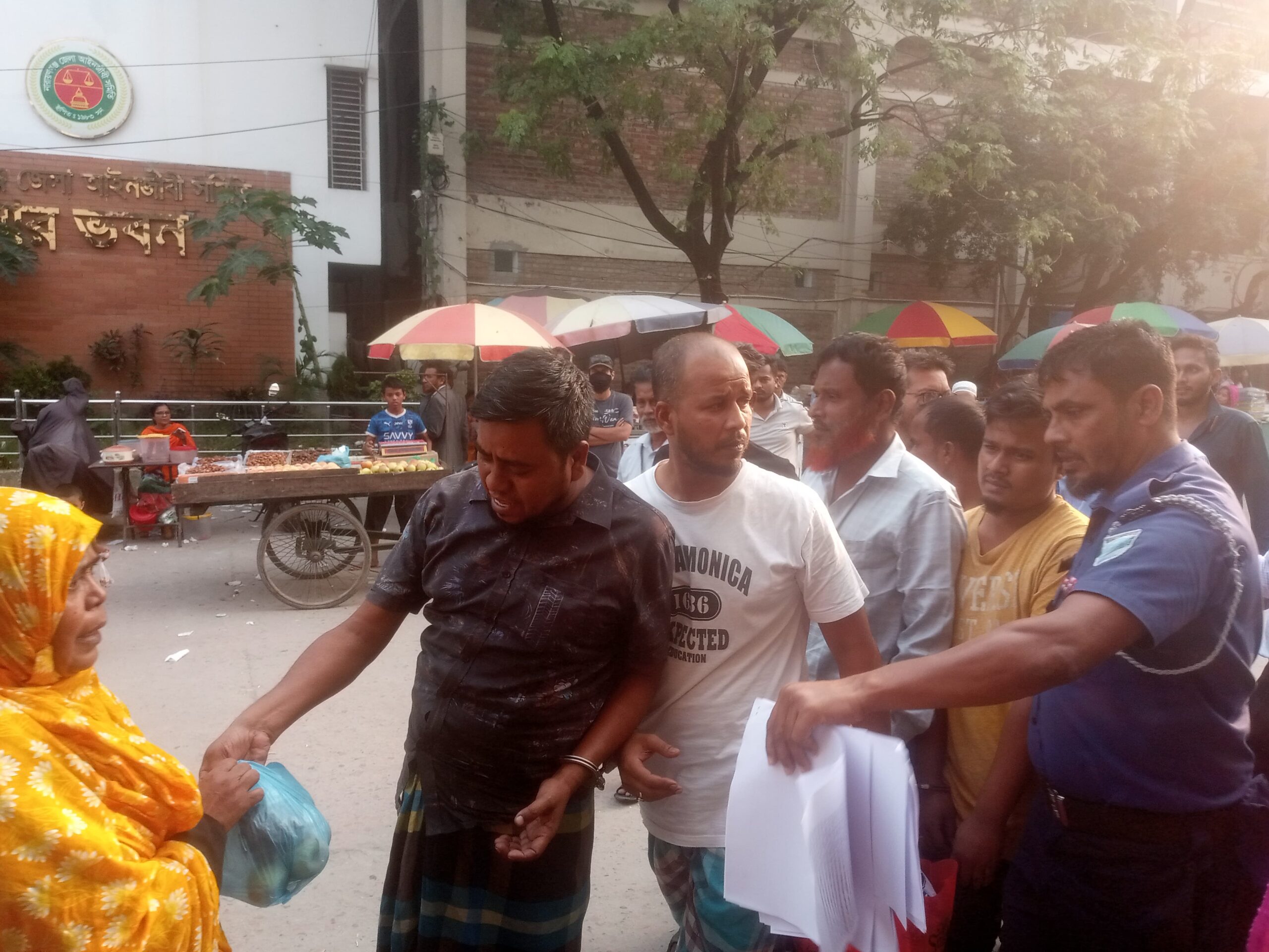 নাশকতার পরিকল্পনার অভিযোগে ফতুল্লায় আওয়ামী লীগের ৫ নেতাকর্মী গ্রেফতার