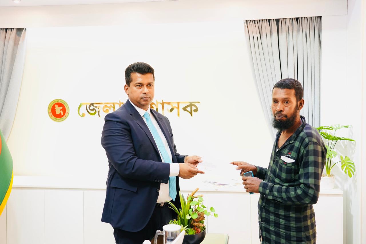 ডিসি জাহিদুল ইসলামের সংশ্লিষ্ট দপ্তরকে তাৎক্ষণিক নির্দেশনা প্রদান