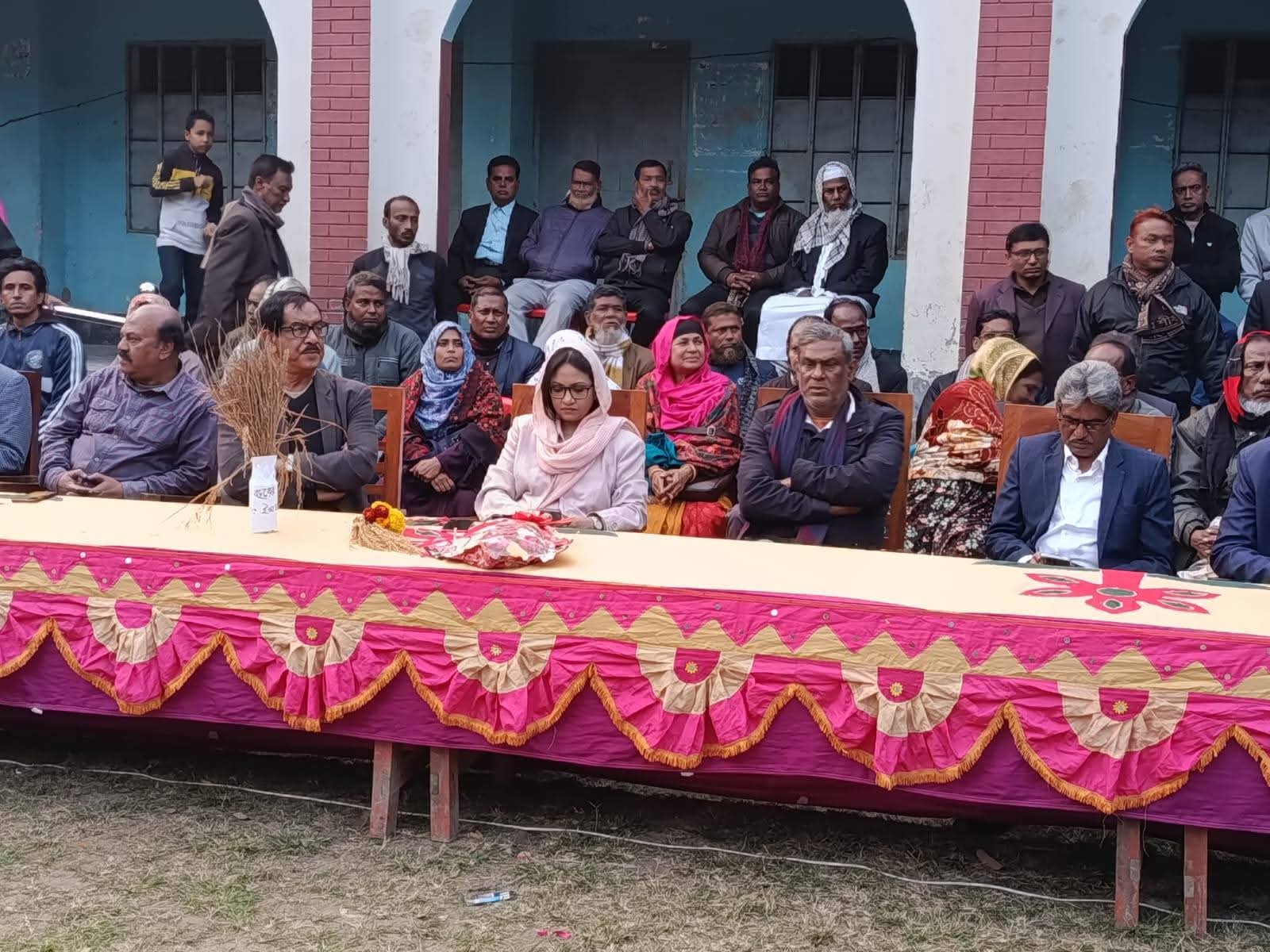 ধানের শীষের পক্ষে গণসংযোগ করলেন ব্যারিস্টার ফারজানা শারমিন পুতুল