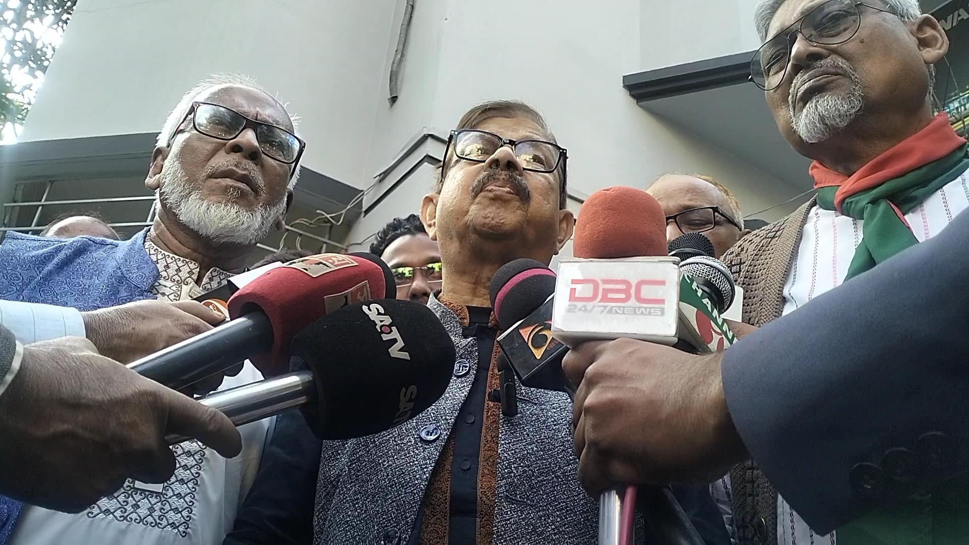 নির্বাচন যত বিলম্ব হবে সংকট তত বাড়বে : মাহমুদুর রহমান মান্না