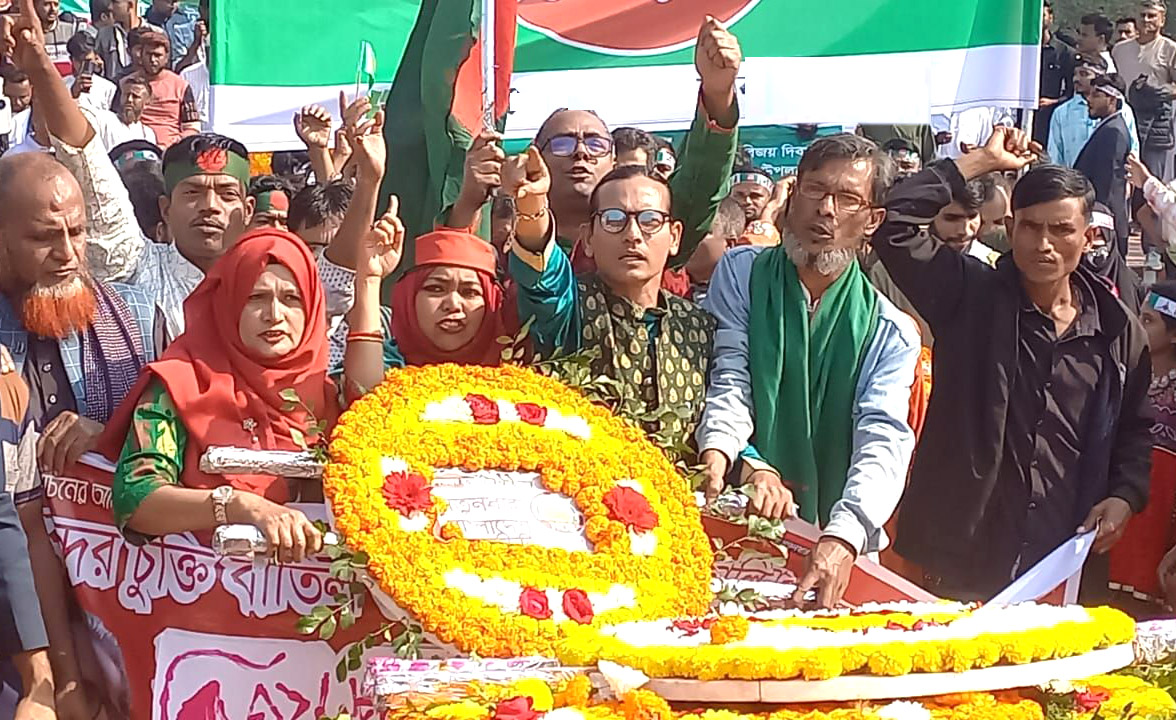 স্মৃতিসৌধে পিনাকী-ইলিয়াসের কঠোর শাস্তি দাবি নতুনধারার