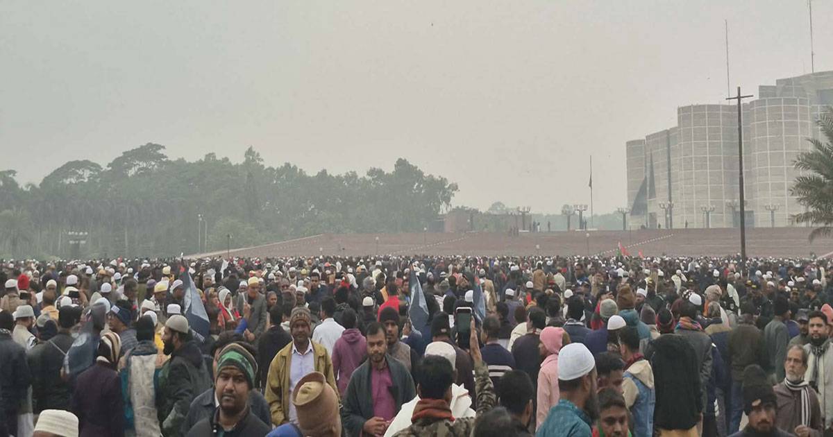 লাখ লাখ মানুষের ভালোবাসায় খালেদা জিয়ার শেষ যাত্রা
