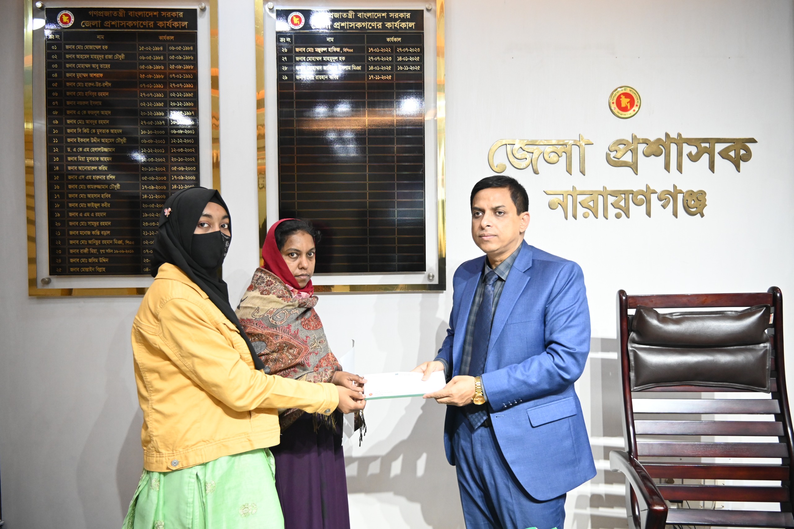 মানবতার উজ্জ্বল দৃষ্টান্ত দেখালেন ডিসি মোহাম্মদ রায়হান কবির