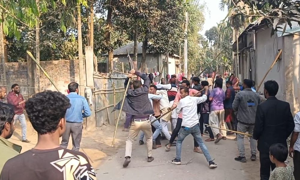 হাতীবান্ধায় বিএনপি-জামায়াতের দফায় দফায় সংঘর্ষ, আহত ১৫