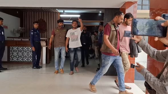 ঝিনাইদহ বৈষম্যবিরোধী ছাত্র আন্দোলনের ৭ জনকে আটক করেছে ডিবি