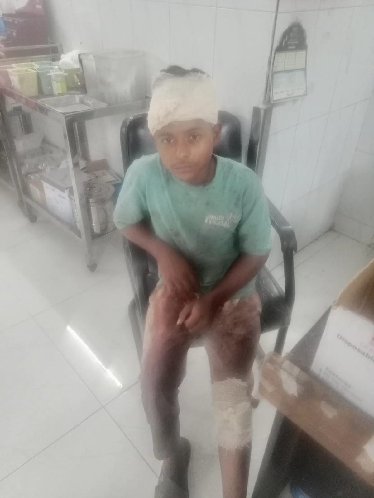 সোনারগাঁওয়ে গরুর মাংস ব্যবসায়ীর ১০ লাখ টাকা ছিনতাই, আহত ৩