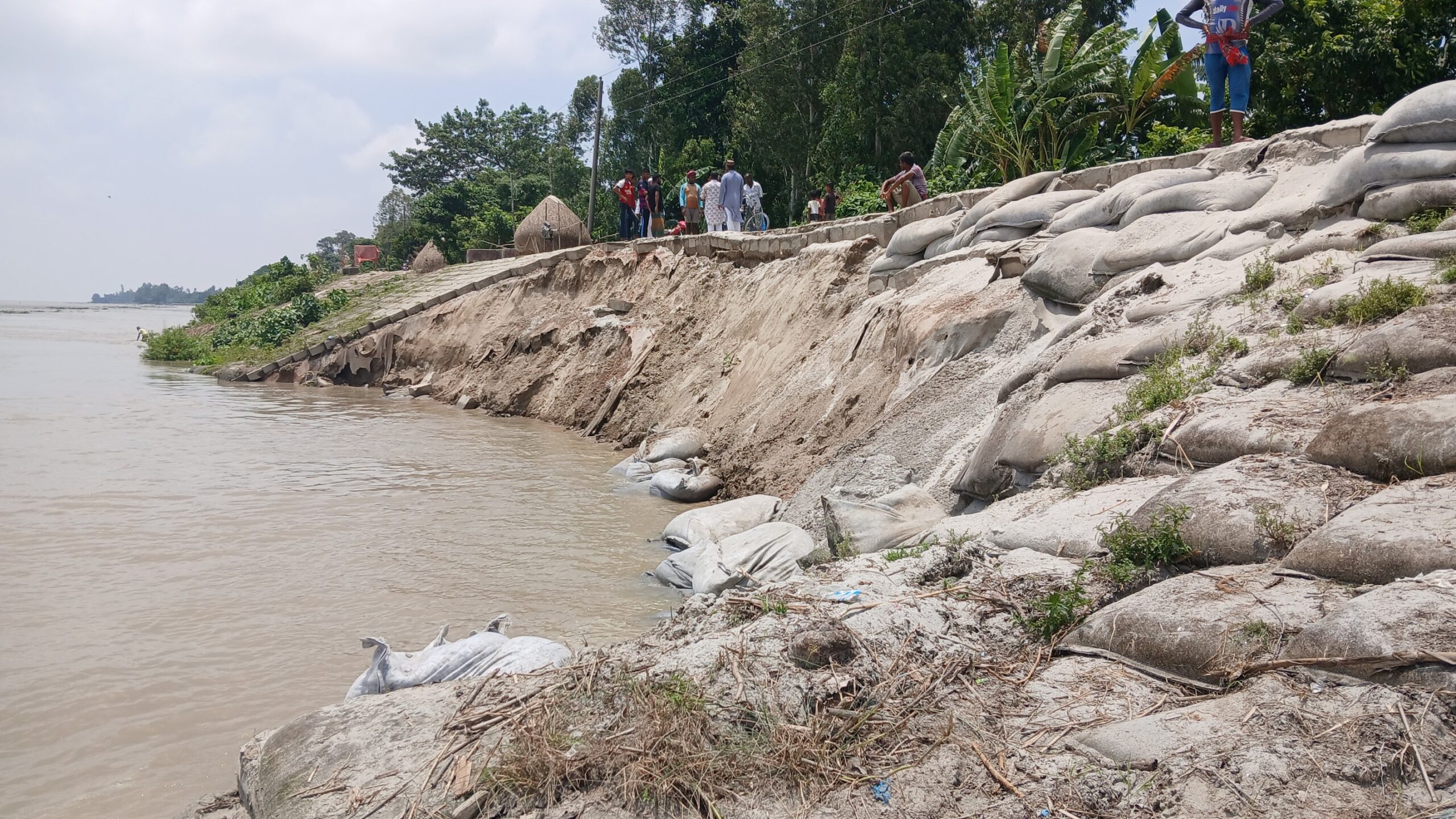 কুড়িগ্রামে ৪৪৮ কোটি টাকার তীররক্ষা বাঁধে আবার ধস, বাড়ছে ভাঙন আতঙ্ক!
