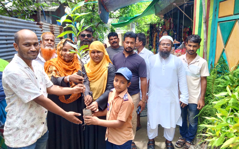 না.গঞ্জের চর কাশীপুরে মাসব্যাপী বৃক্ষরোপণ ও চারা বিতরণ কর্মসূচীর উদ্বোধন