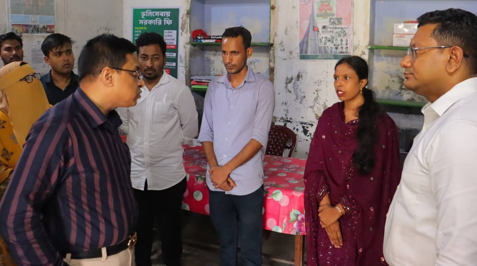 সোনারগাঁওয়ের বিভিন্ন সরকারি দপ্তর পরিদর্শনে-দুর্নীতিমুক্ত, হয়রানিমুক্ত ও সহজে সেবা নিশ্চিত করতে হবে’ : মো: রায়হান কবির