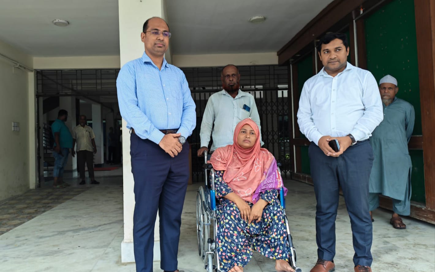 নারায়ণগঞ্জ সদর উপজেলা প্রশাসনের মানবিক উদ্যোগে হুইলচেয়ার পেয়ে নতুন করে স্বপ্ন দেখছেন জয়া আক্তার বিথী