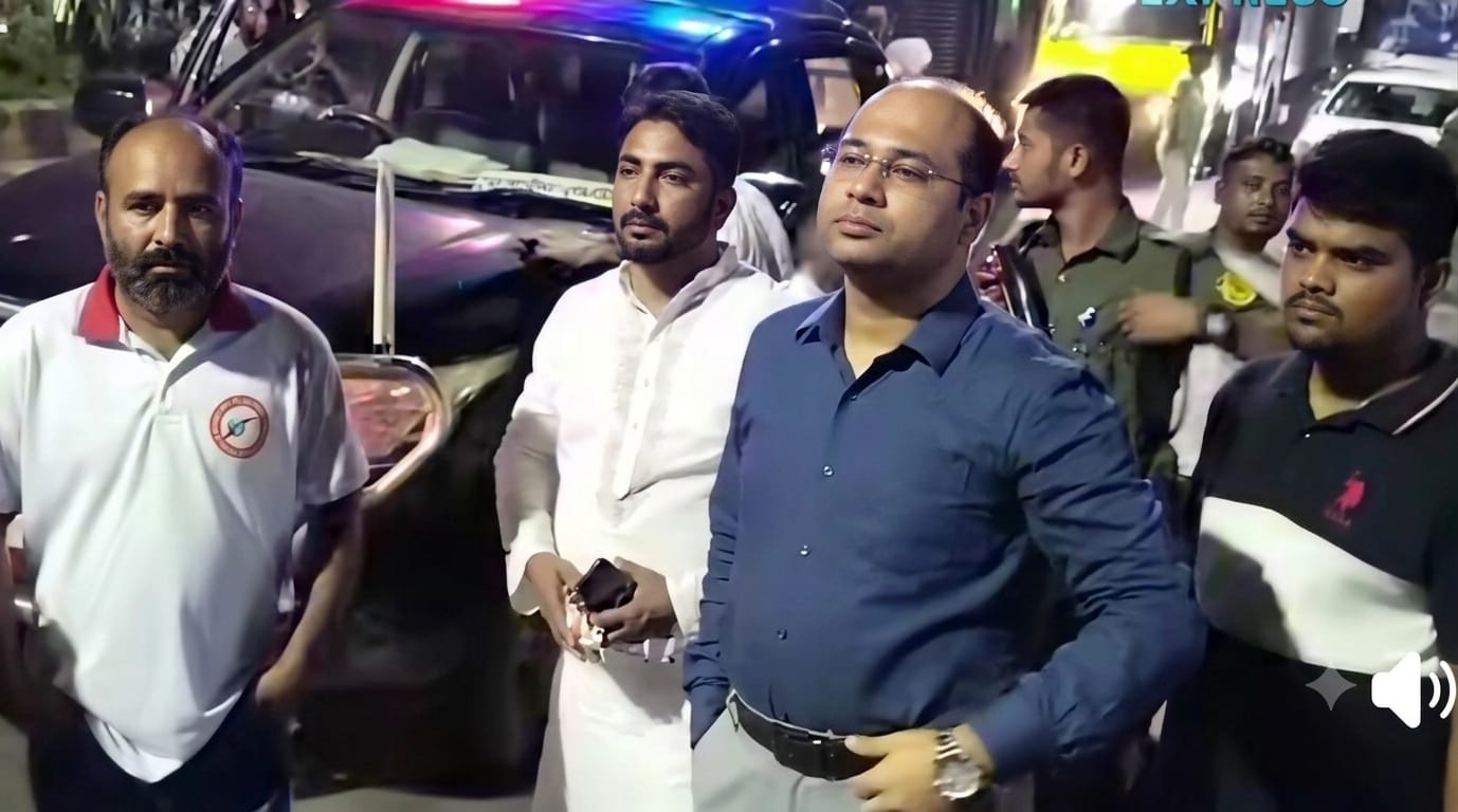 ফুটওভার ব্রিজের দাবিতে ঢাকা-নারায়ণগঞ্জ লিংক রোড ২ ঘণ্টা অবরোধ, ইউএনওর আশ্বাসে প্রত্যাহার