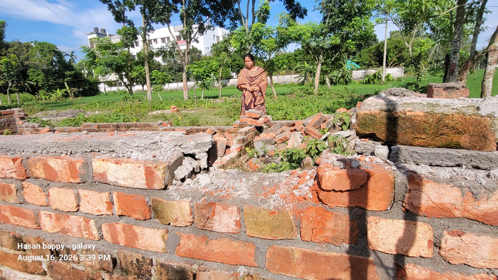 ঠাকুরগাঁওয়ে পাট কর্মকর্তার নির্মাণাধীন বাড়ি ভাঙচুর