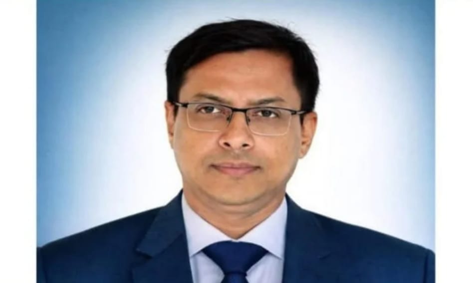 নারায়ণগঞ্জে আইন-শৃঙ্খলা পরিস্থিতি স্বাভাবিক রাখা সহ ঘুষমুক্ত ভূমি সেবায় নজির স্থাপনে সর্বমহলে প্রশংসিত ডিসি মো: রায়হান কবির