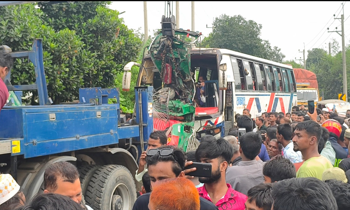 ময়মনসিংহে বাস-সিএনজি সংঘর্ষে নিহত ৭