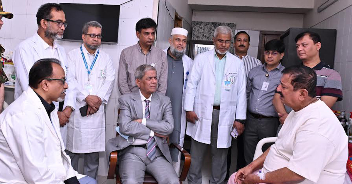 ভূমিমন্ত্রীকে দেখতে হাসপাতালে রাষ্ট্রপতি