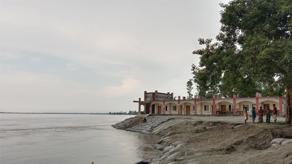 বিলিনের পথে দক্ষিণ খাউরিয়া স্কুল এন্ড কলেজ
