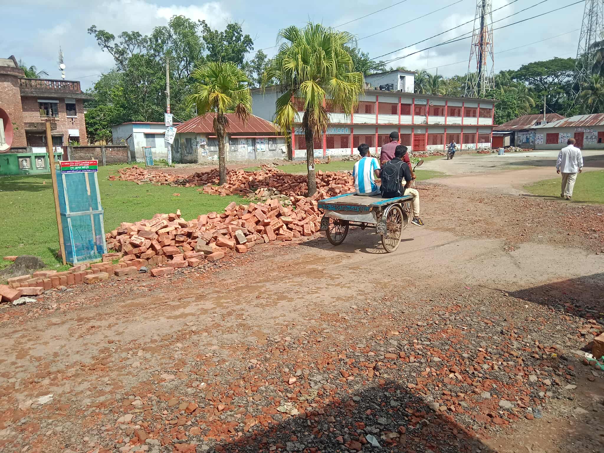 মোরেলগঞ্জ পৌরসভার ১৫ কোটি টাকার ৫টি সড়ক নির্মাণ কাজের উদ্বোধন