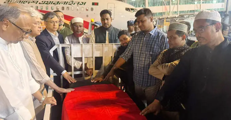 শহীদ ওসমান হাদির মরদেহ ঢাকায়