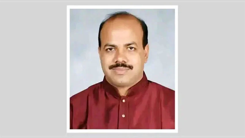 ‘মনোনয়ন বৈধ করলাম, ব্যাংকের টাকাটা কিন্তু দিয়ে দিয়েন’