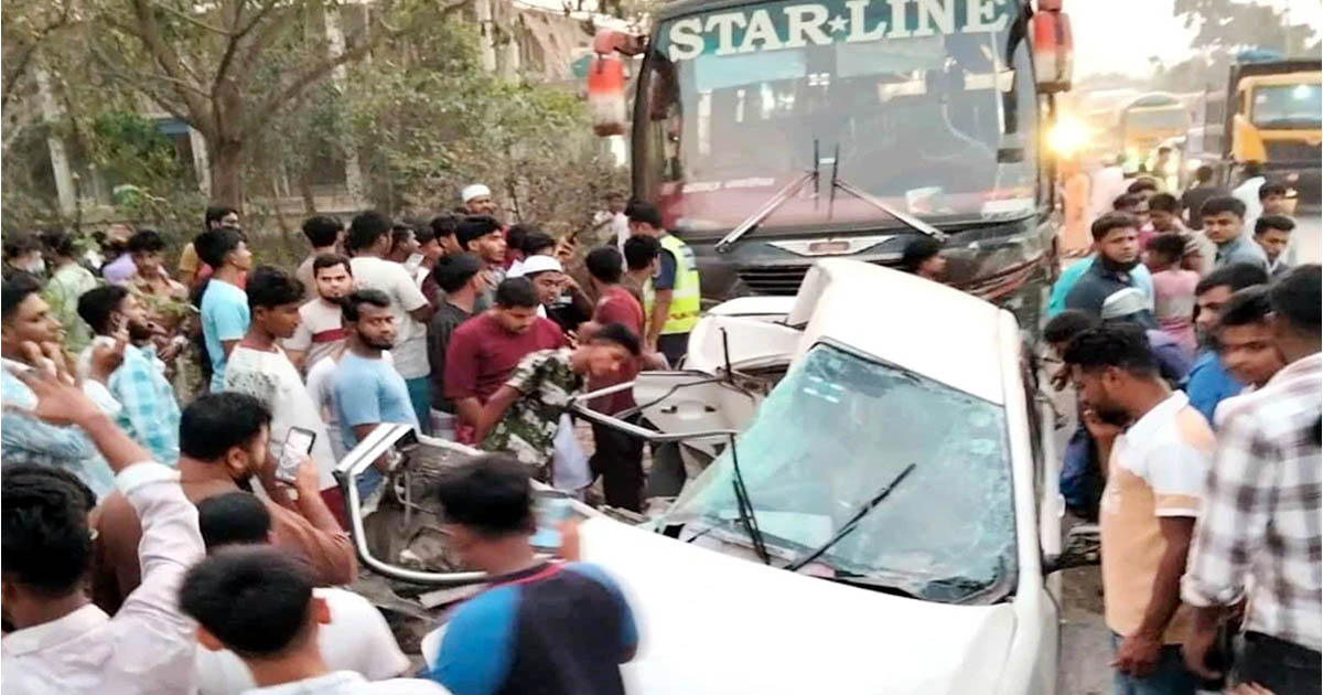কুমিল্লায় বাসের ধাক্কায় একই পরিবারের ৪ জনসহ নিহত ৫