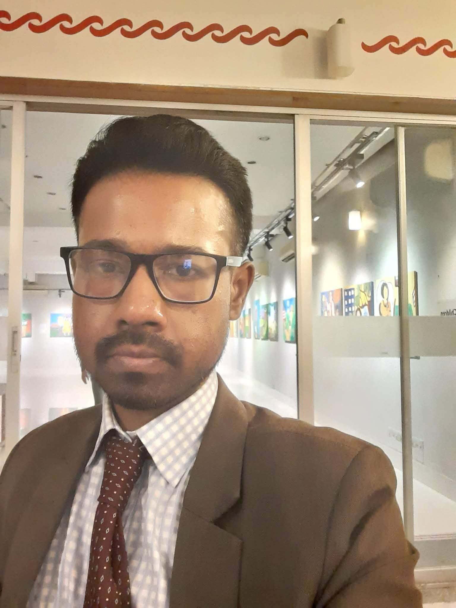 আপোষের শর্তে জামিন পেয়েই বাদীকে ফোনে হত্যার হুমকি ভুয়া সাংবাদিক ও নারী নির্যাতনকারী খান মাহমুদের 