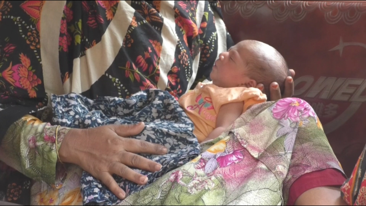 ৩ দিন আগে সিজার, নবজাতক রেখে পরীক্ষার হলে মা